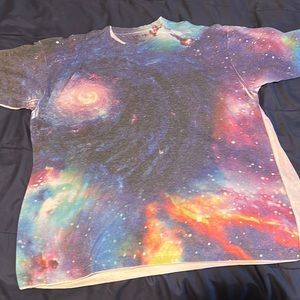 Galaxy tee shirt snug XL